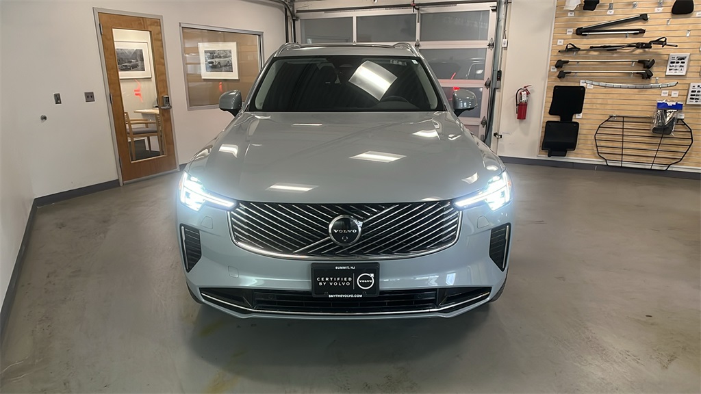 2025 Volvo XC90 B6 Plus Bright Theme 7-Passenger AWD