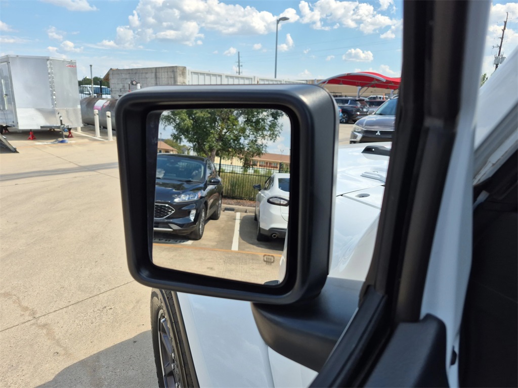 2023 Jeep Gladiator Overland - 11