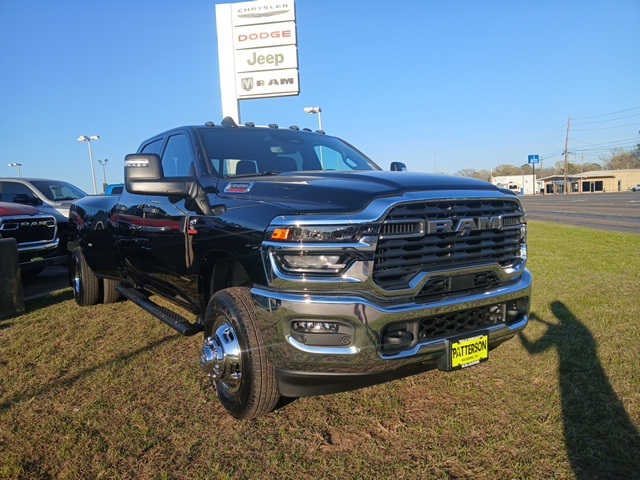 2026 RAM 3500 Tradesman Crew Cab LB DRW 4WD
