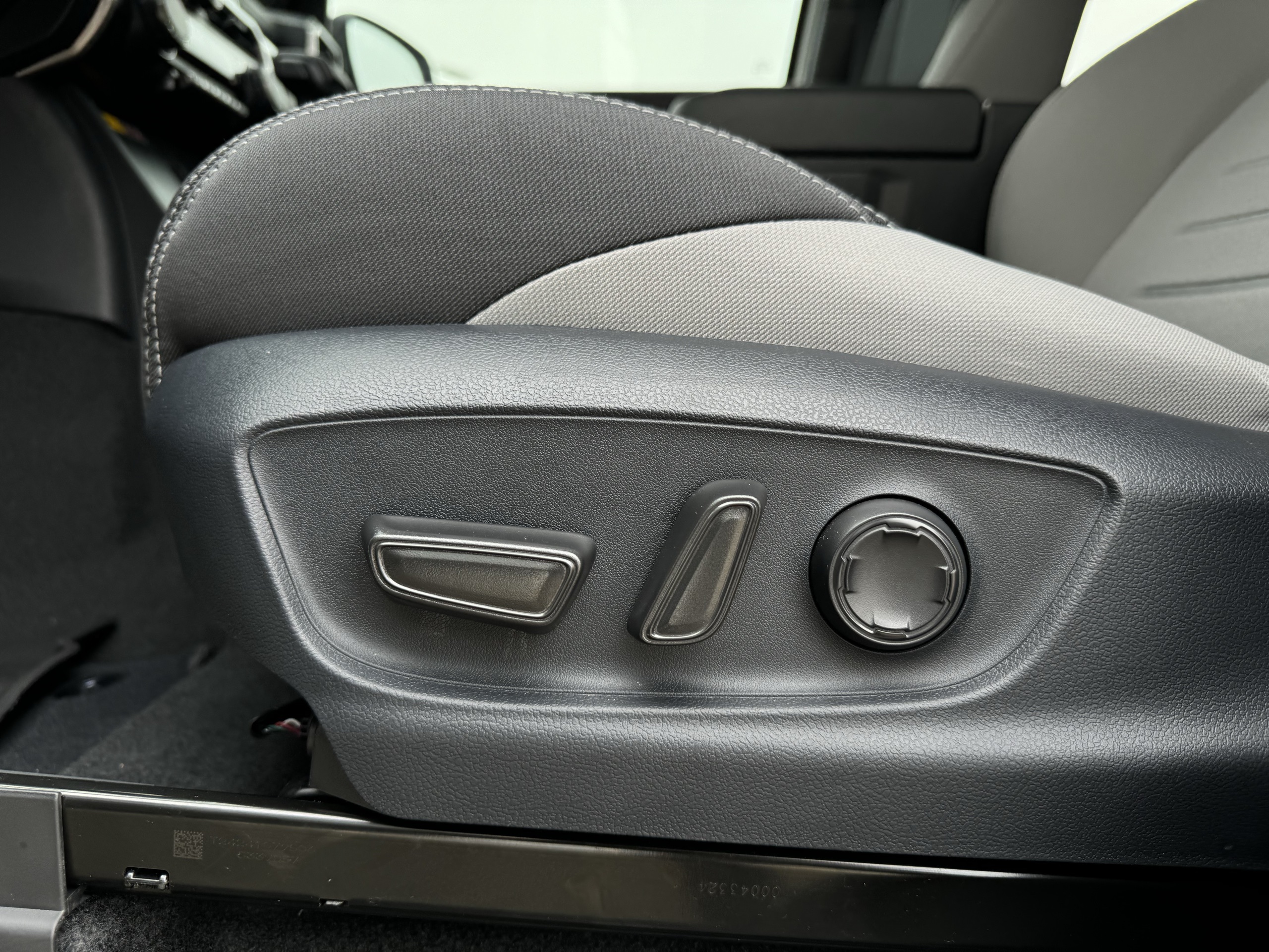 2024 Toyota Tacoma TRD Off-Road Off-white at Community Toyota