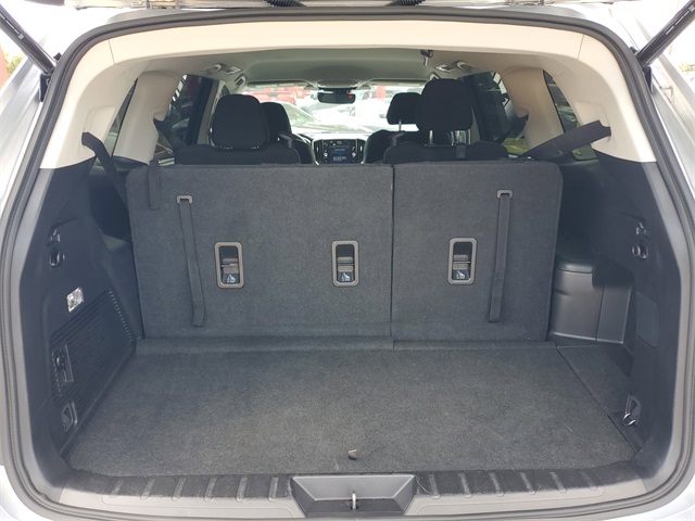 2023 Subaru Ascent Premium photo 8