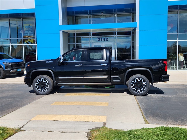 2025 Chevrolet Silverado 2500HD High Country photo 2