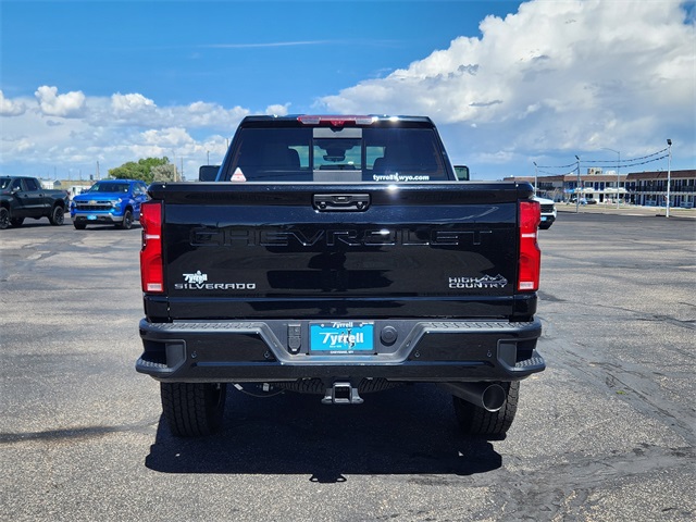 2025 Chevrolet Silverado 2500HD High Country photo 4