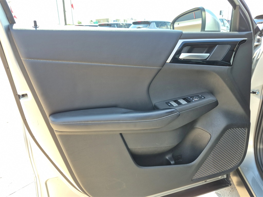 2023 Mitsubishi Outlander SE Silver at Emmons Autoplex