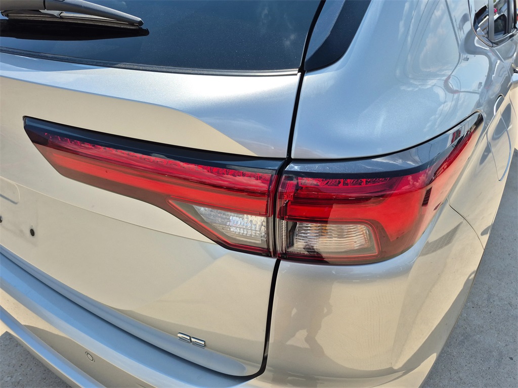 2023 Mitsubishi Outlander SE Silver at Emmons Autoplex