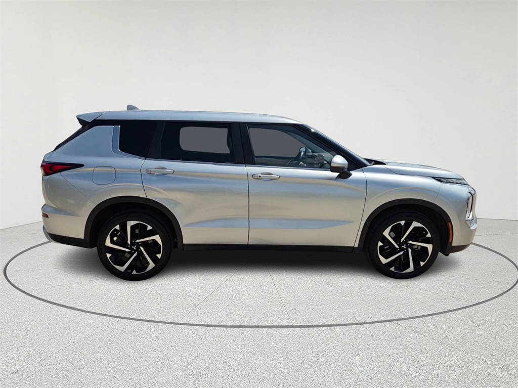 2023 Mitsubishi Outlander SE Silver at Emmons Autoplex