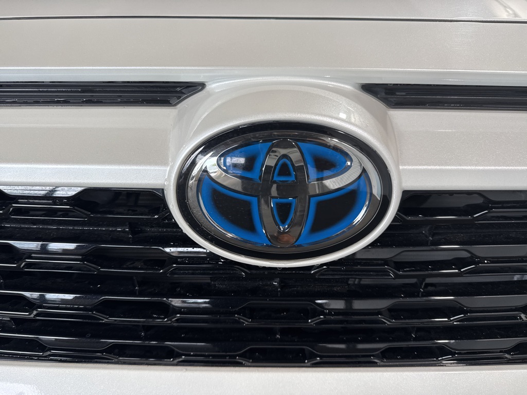 Thumbnail: 2022 Toyota RAV4 - 15