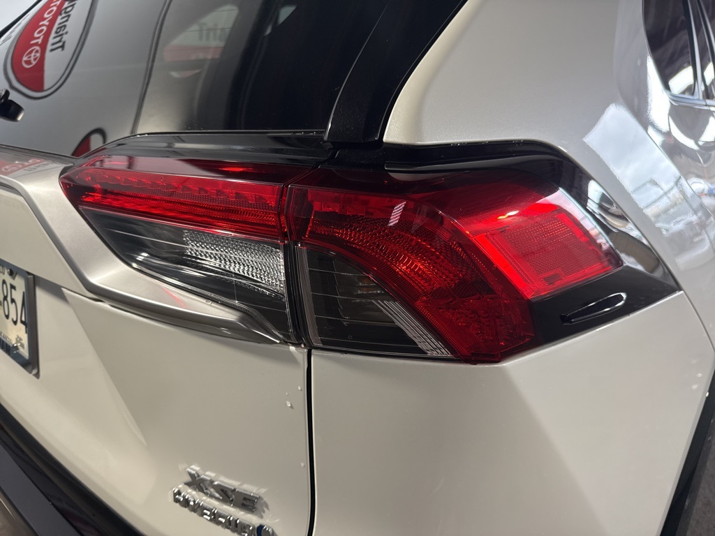 Thumbnail: 2022 Toyota RAV4 - 18