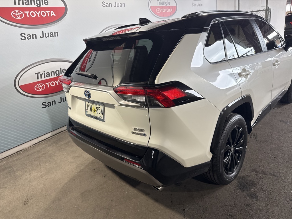 Thumbnail: 2022 Toyota RAV4 - 21