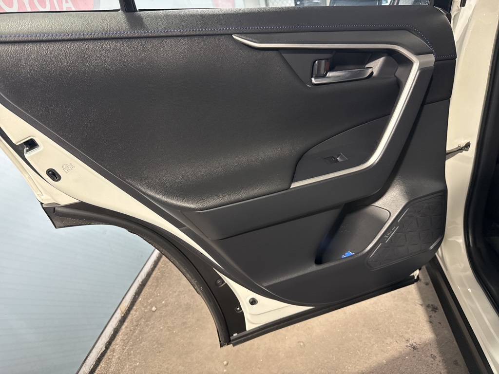 Thumbnail: 2022 Toyota RAV4 - 27