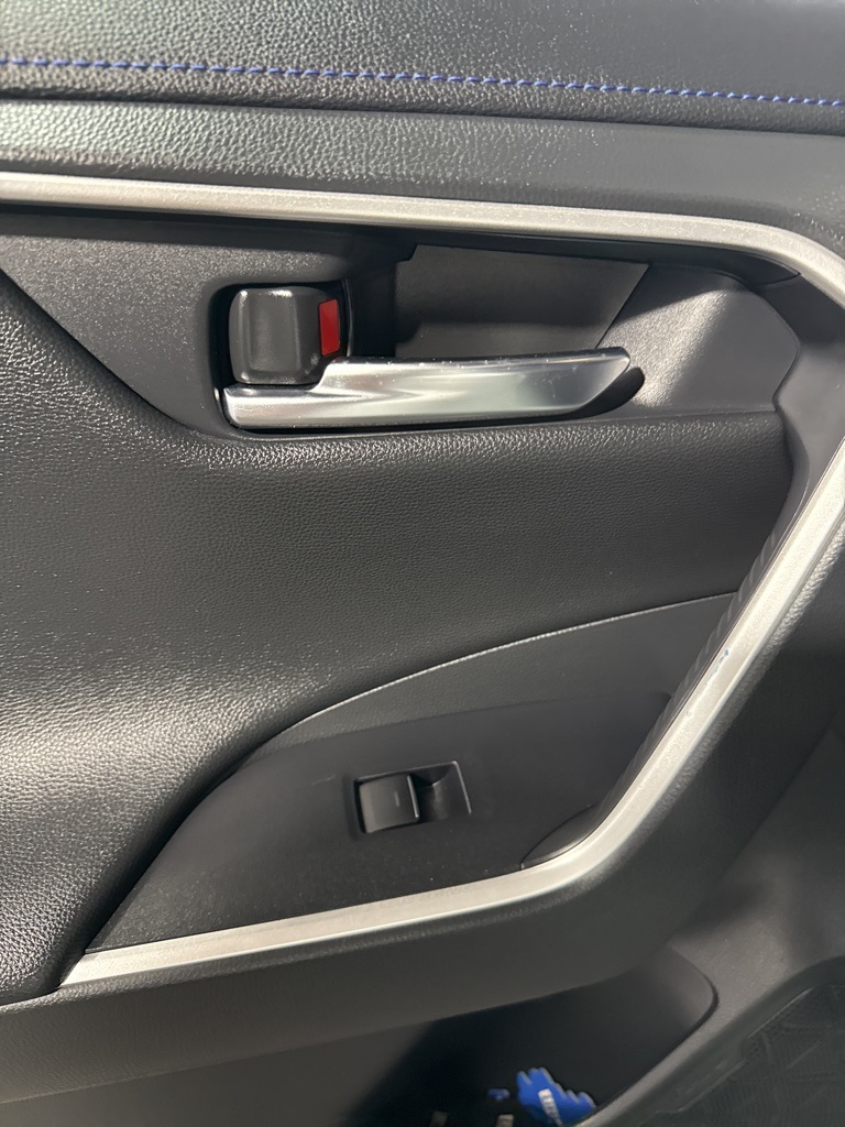 Thumbnail: 2022 Toyota RAV4 - 28