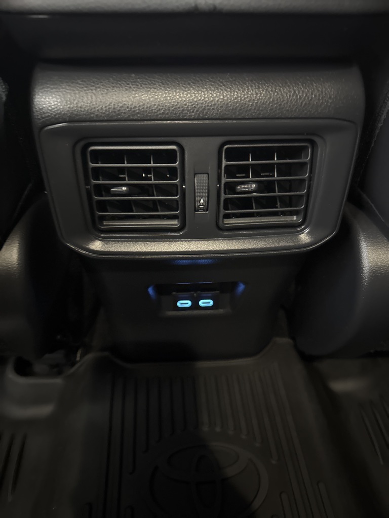 Thumbnail: 2022 Toyota RAV4 - 31