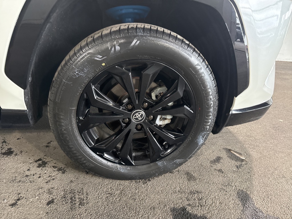 Thumbnail: 2022 Toyota RAV4 - 7