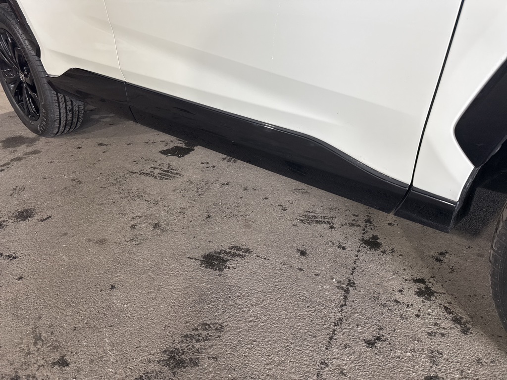 Thumbnail: 2022 Toyota RAV4 - 8