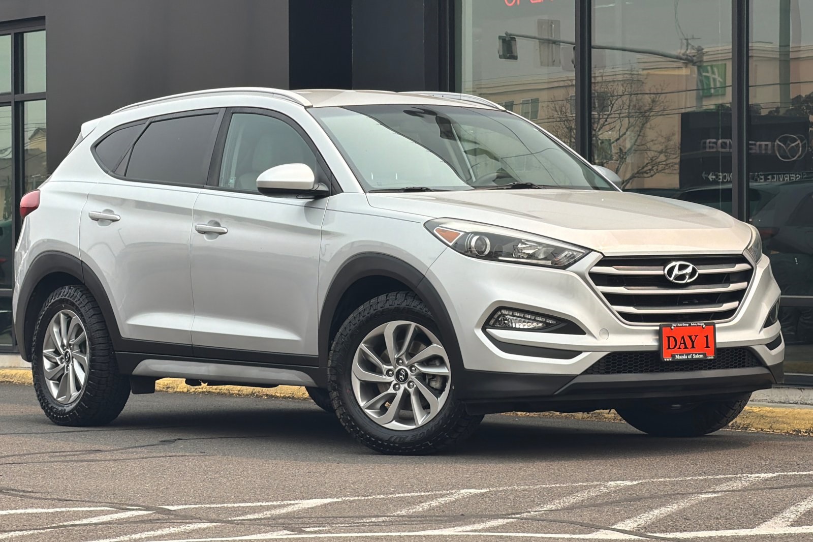 Used 2018 Hyundai Tucson SEL with VIN KM8J3CA47JU767557 for sale in Salem, OR