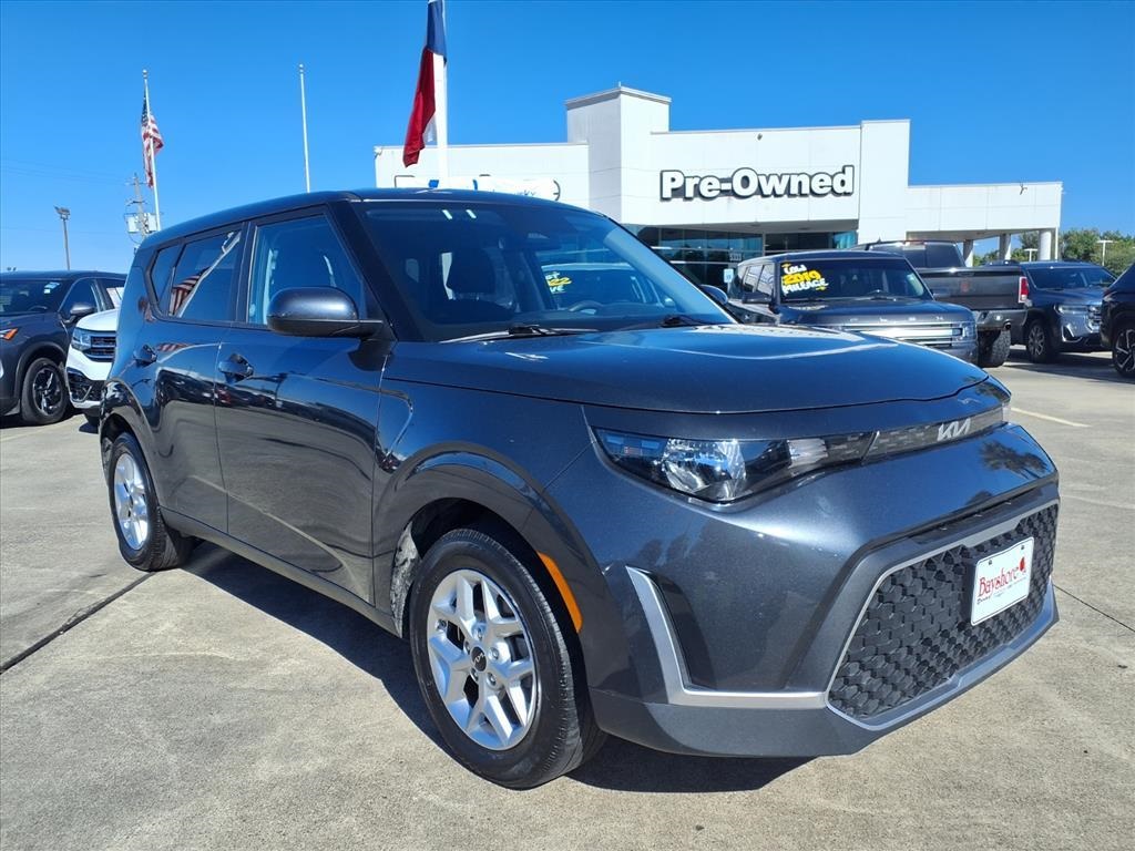 2024 Kia Soul LX Gray at Bravo Nissan