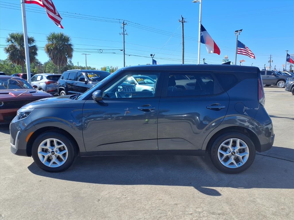 2024 Kia Soul LX Gray at Bravo Nissan
