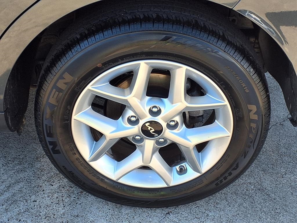 2024 Kia Soul LX Gray at Bravo Nissan