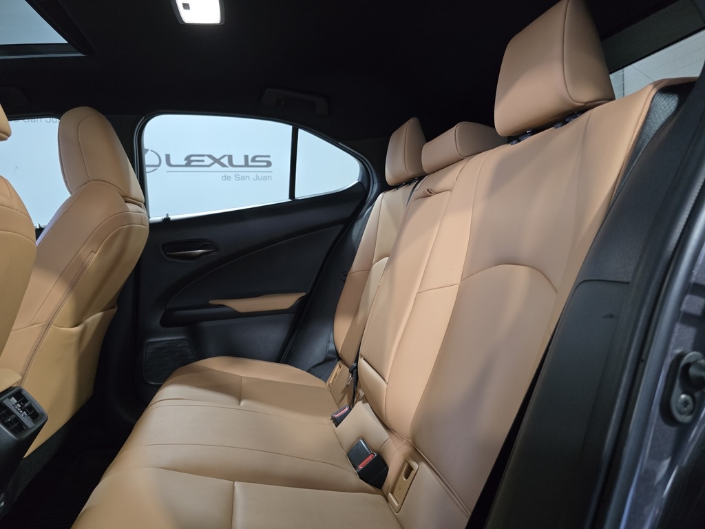 Thumbnail: 2023 Lexus UX - 27