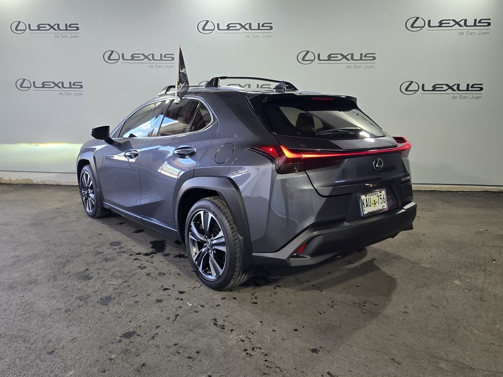 Thumbnail: 2023 Lexus UX - 8