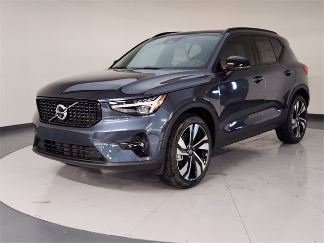2026 Volvo XC40 B5 Ultra