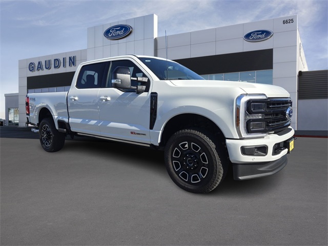 2025 Ford F-250 Super Duty Platinum's photo