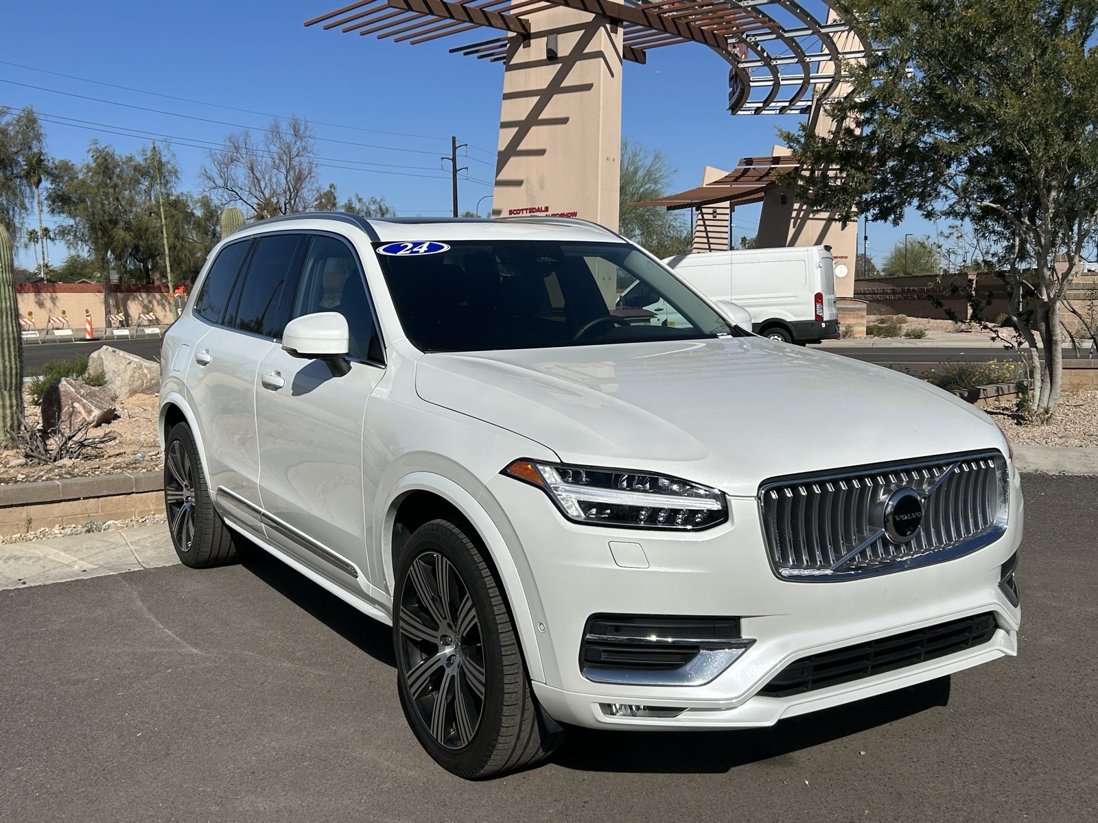 2024 Volvo XC90 B6 Plus Bright Theme