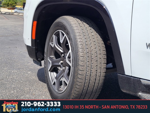 Used Car 2023 Jeep Wagoneer L  Series Iii For Sale Under $50,000 In San Antonio, Texas