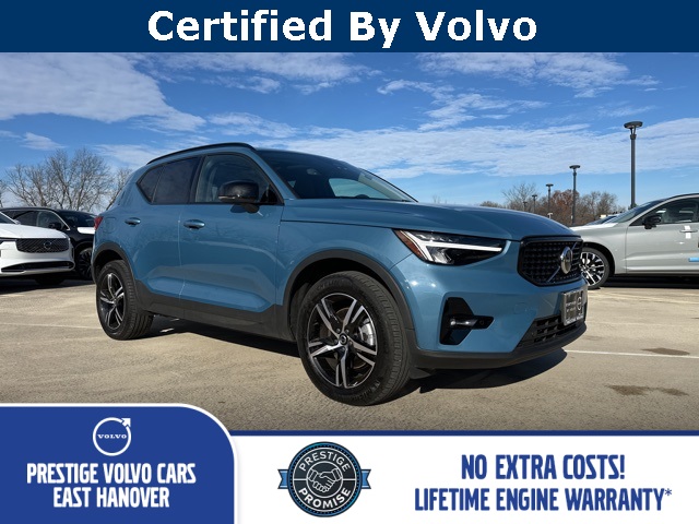2023 Volvo XC40 B5 Plus Dark Theme AWD
