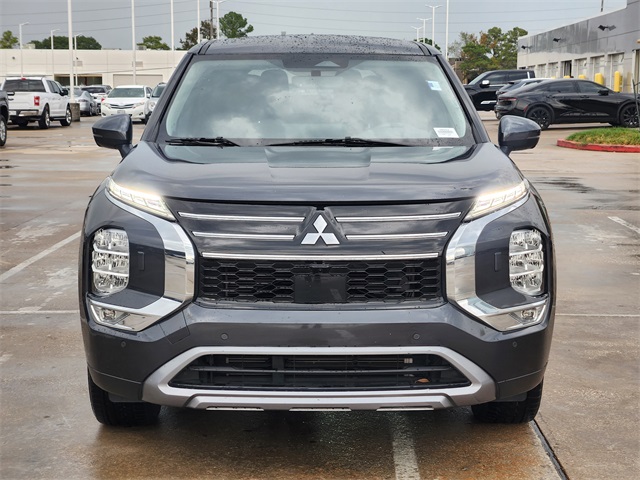 2025 Mitsubishi Outlander SE White at Baytown Hyundai