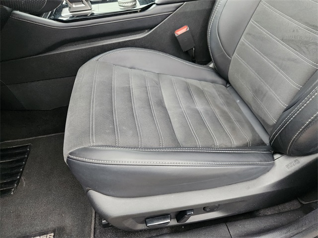 2025 Mitsubishi Outlander SE White at Baytown Hyundai