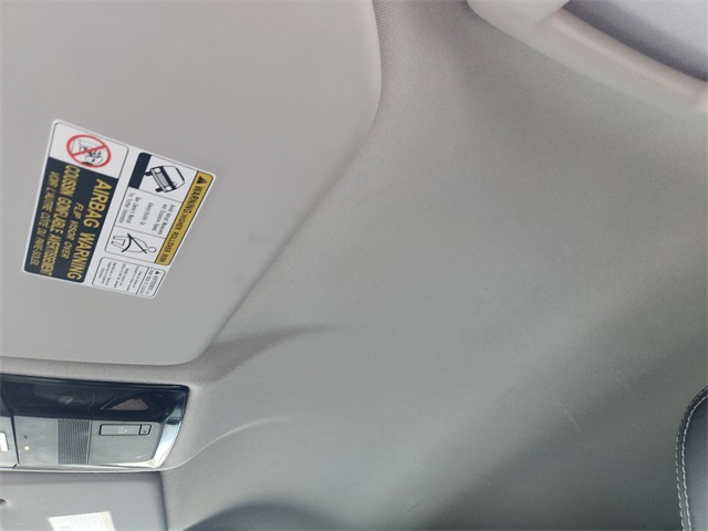 2025 Mitsubishi Outlander SE White at Baytown Hyundai