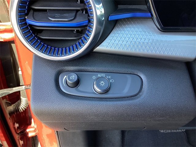 Used Car 2025 Chevrolet Trax  Lt For Sale Under $25,000 In San Antonio, Texas