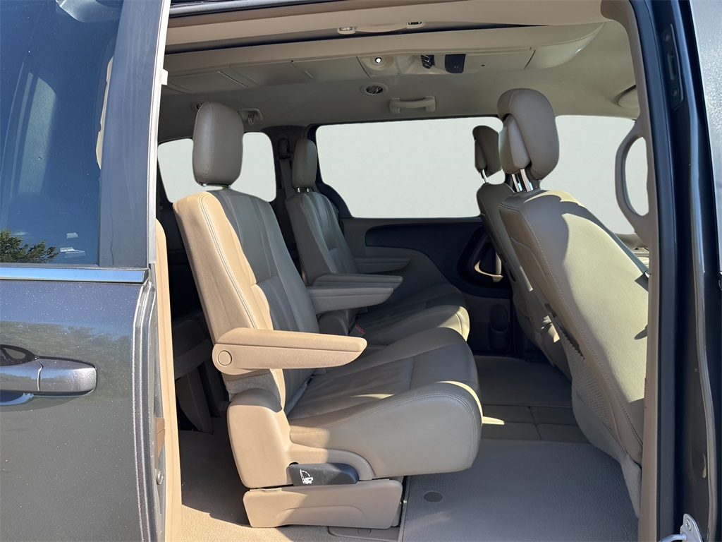 2016 Chrysler Town and Country