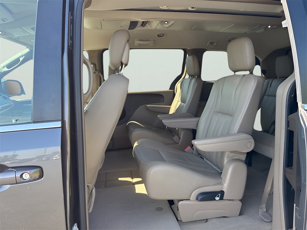 2016 Chrysler Town and Country