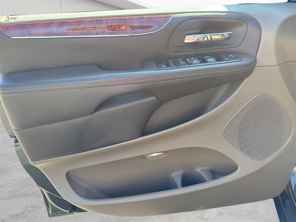 2016 Chrysler Town and Country