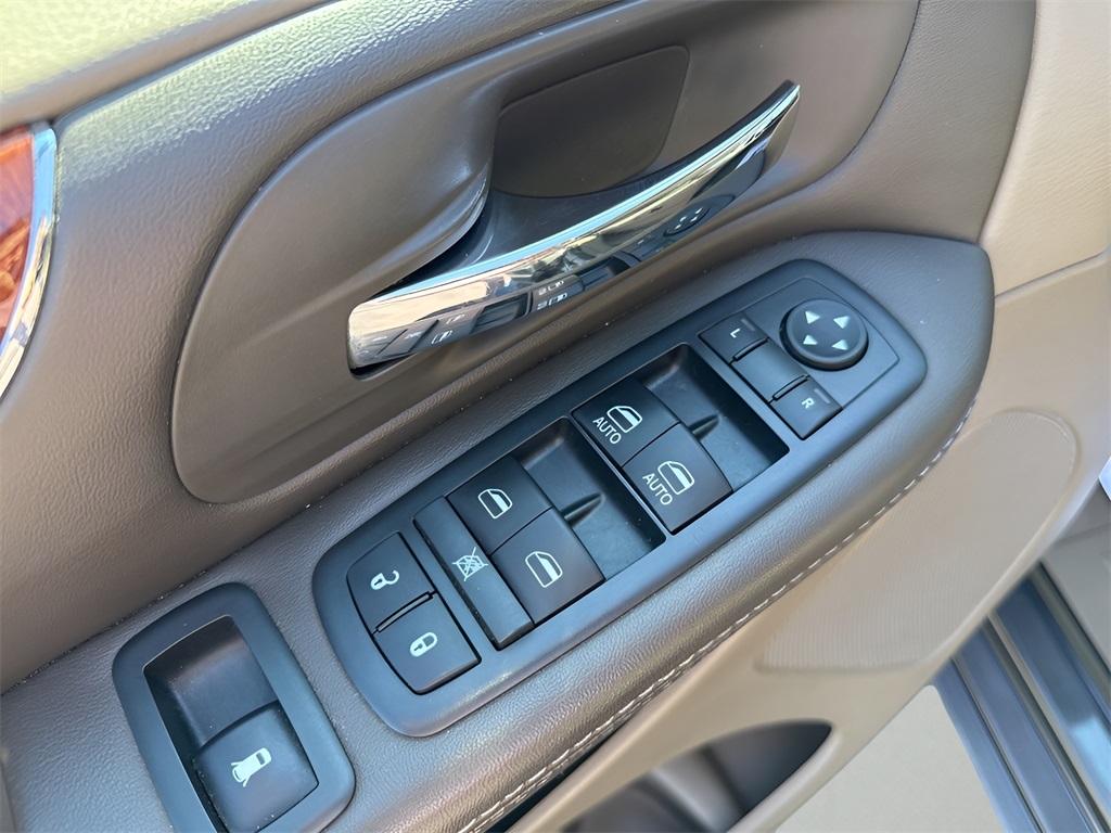 2016 Chrysler Town and Country