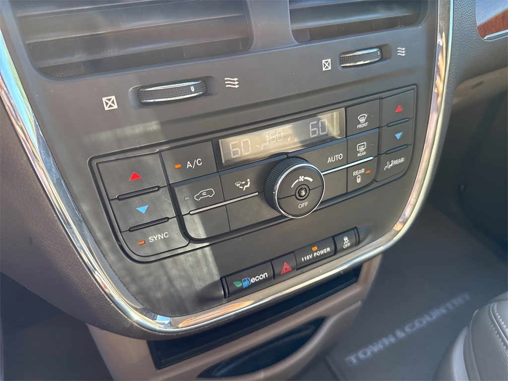 2016 Chrysler Town and Country