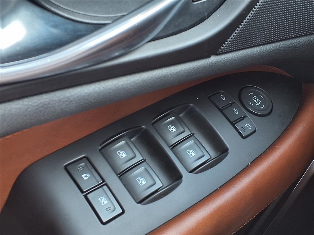 2020 Cadillac Escalade Premium Luxury - 9