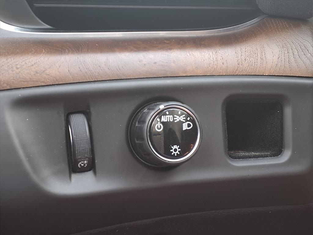 2020 Cadillac Escalade Premium Luxury - 11