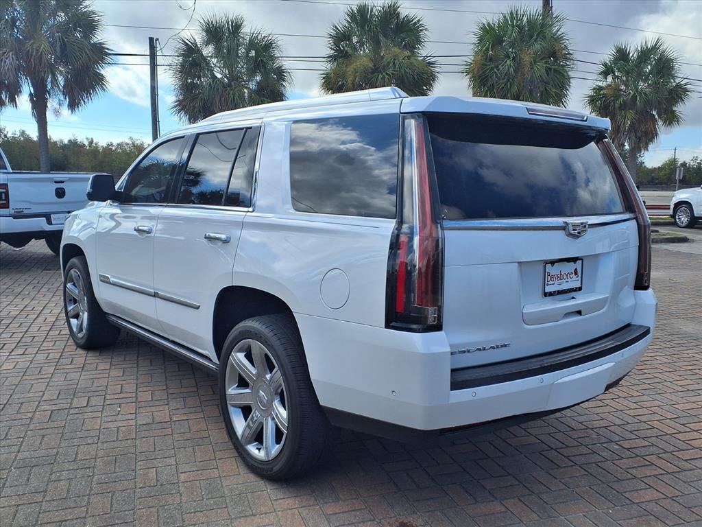 2020 Cadillac Escalade Premium Luxury - 3