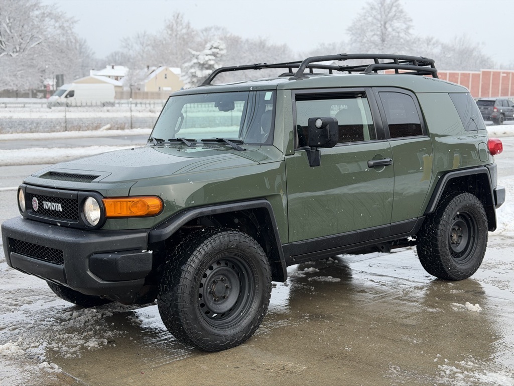 2011 Toyota FJ Cruiser Base's photo