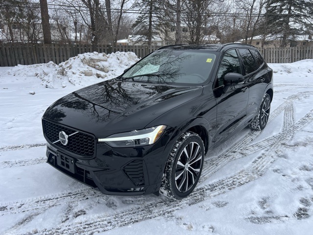 2025 Volvo XC60 B5 Plus Dark Theme AWD