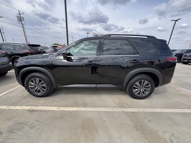 2024 Nissan Pathfinder SV photo 9