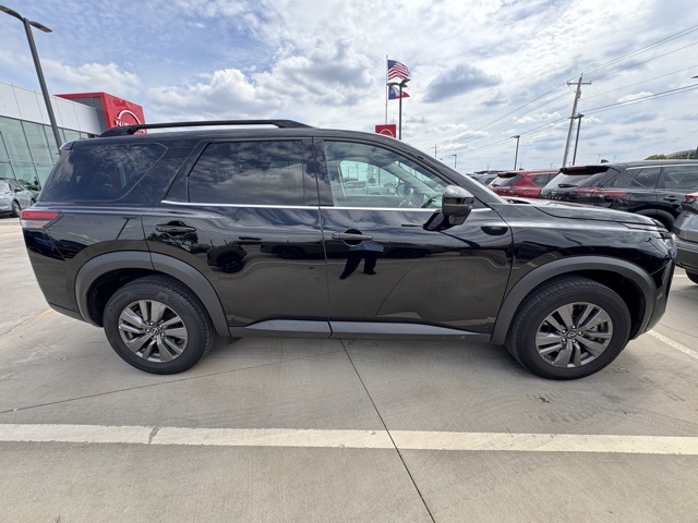 2024 Nissan Pathfinder SV photo 5