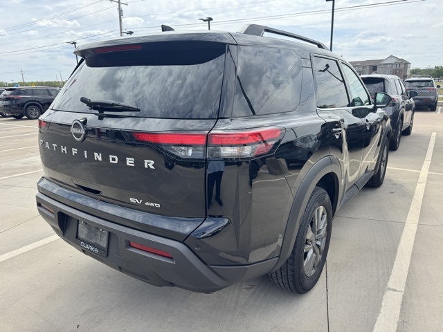 2024 Nissan Pathfinder SV photo 6