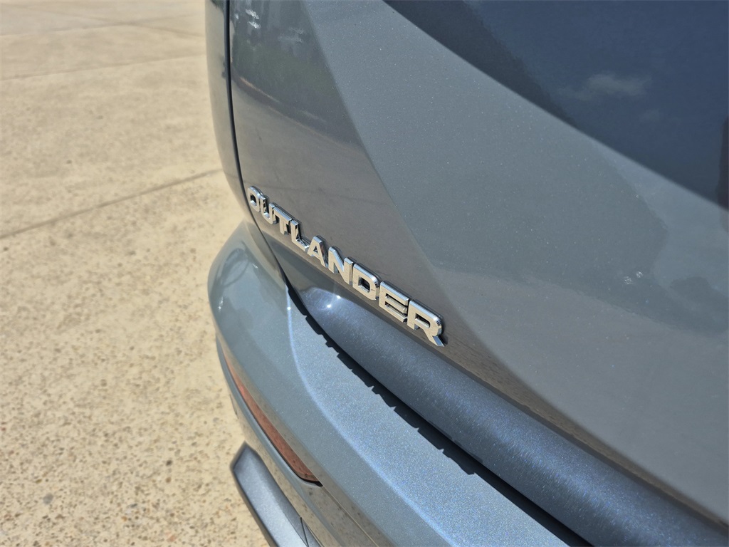 2025 Mitsubishi Outlander SEL Gray at DeMontrond Gulf Freeway