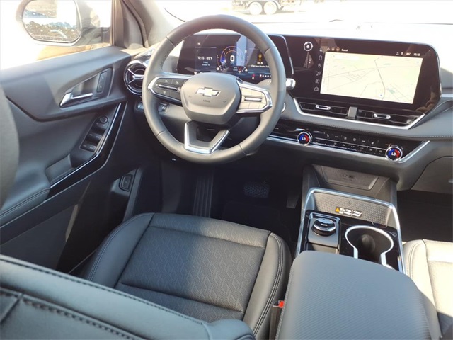 2026 Chevrolet Equinox LT photo 3