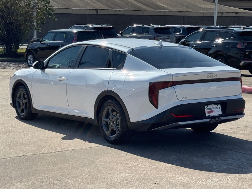 2025 Kia K4 LXS - 11