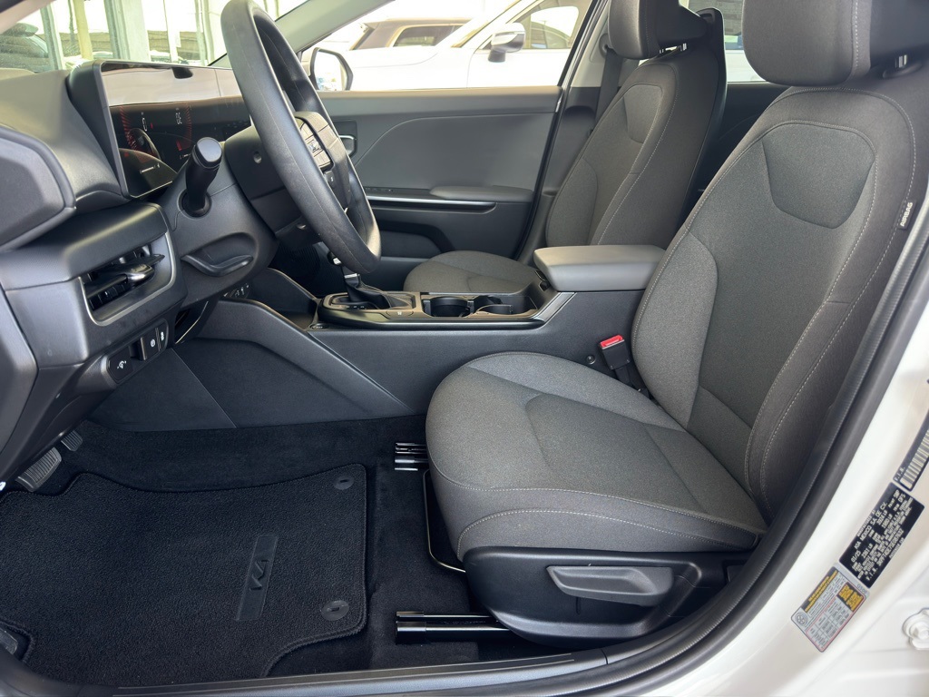 2025 Kia K4 LXS - 8